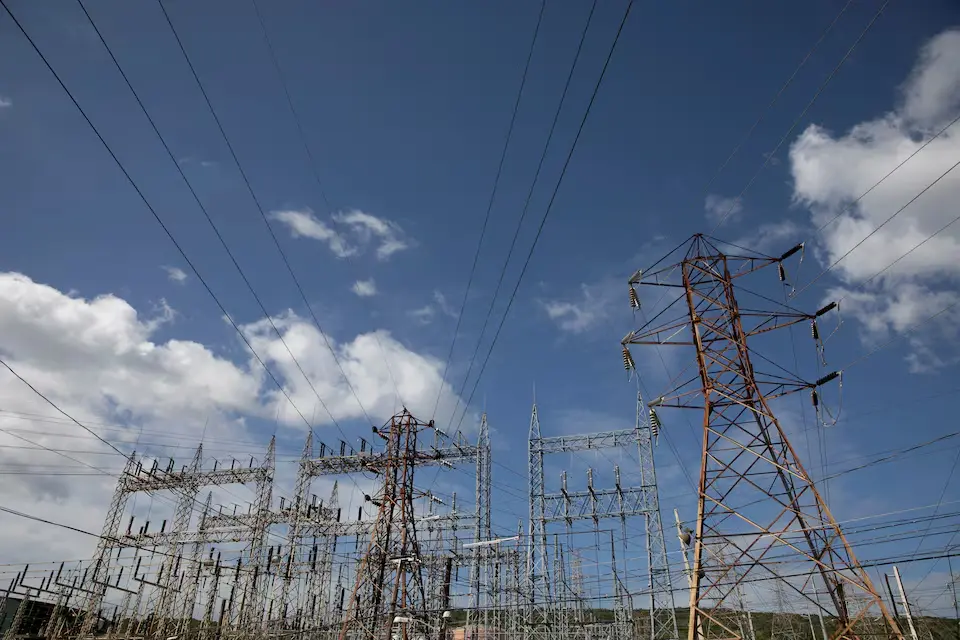 Cover image for US Grants Permit for Project to Bring Power to Puerto Rico from Dominican Republic, Developer Says